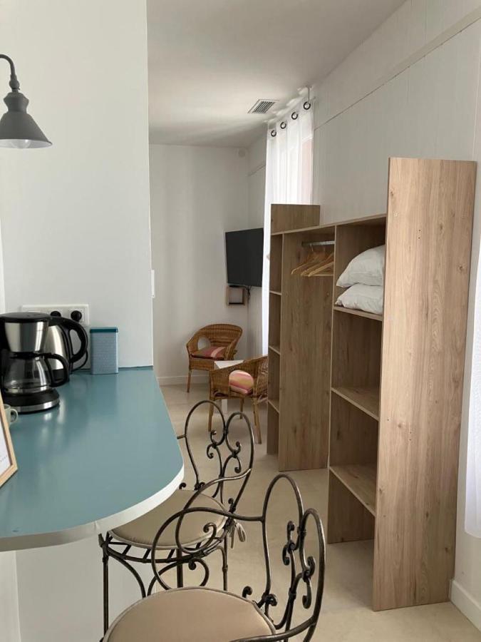 Appartement Calme Centre Ville A 80M Des Halles Нарбонна Экстерьер фото